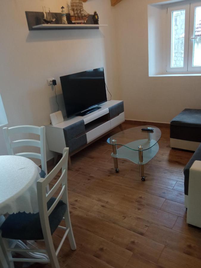 Apartment Rosic เปราสต์ ภายนอก รูปภาพ