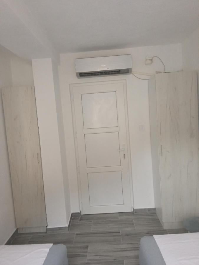 Apartment Rosic เปราสต์ ภายนอก รูปภาพ