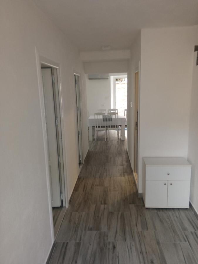 Apartment Rosic เปราสต์ ภายนอก รูปภาพ