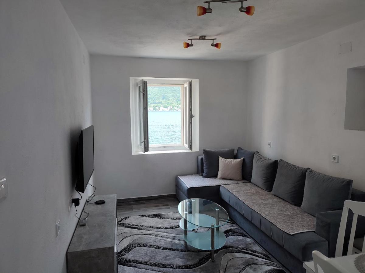 Apartment Rosic เปราสต์ ภายนอก รูปภาพ